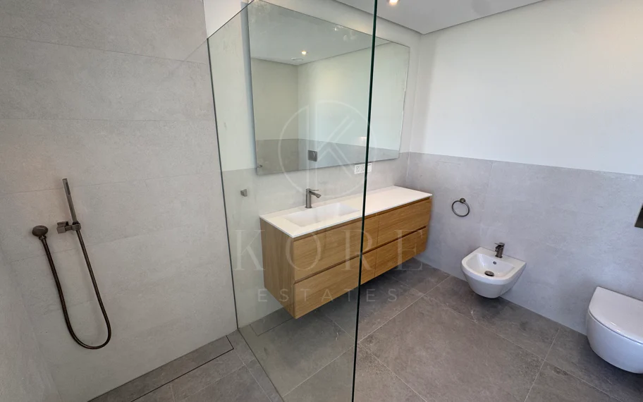 Villa en venta en Los Arqueros, Benahavis