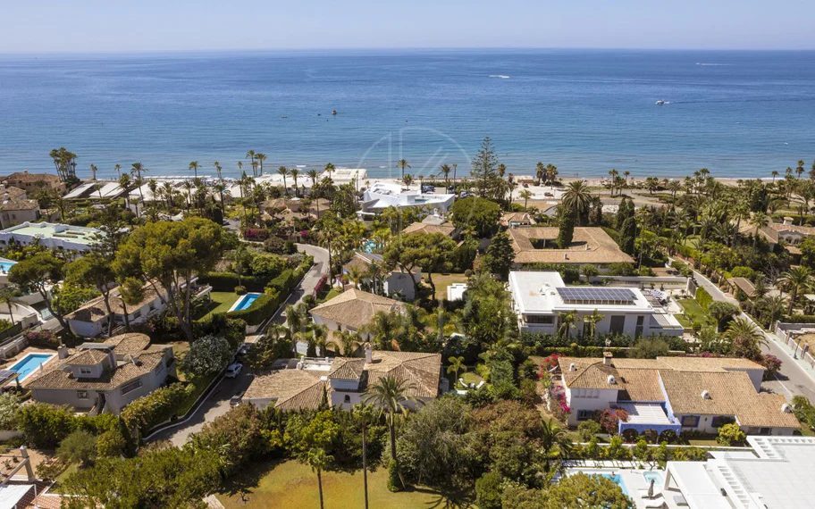 Villa en venta en Los Monteros, Marbella Este
