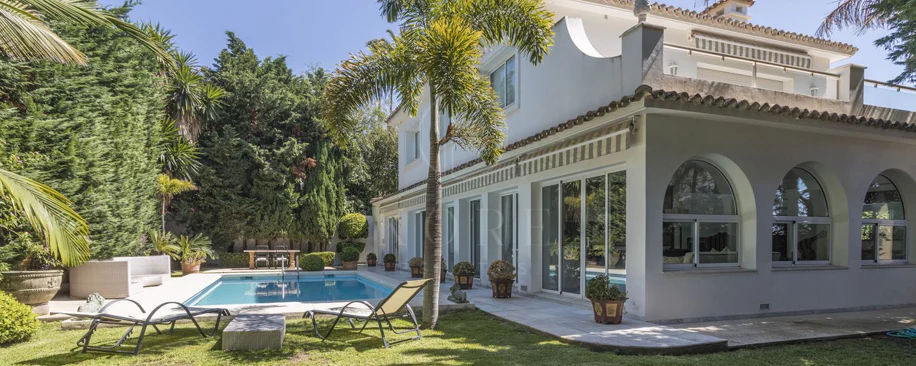 Villa for sale in Los Monteros, Marbella East