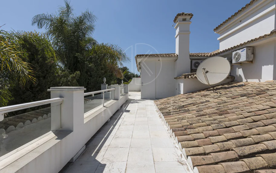 Villa en venta en Los Monteros, Marbella Este