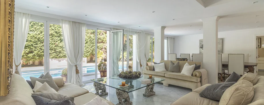 Villa for sale in Los Monteros, Marbella East