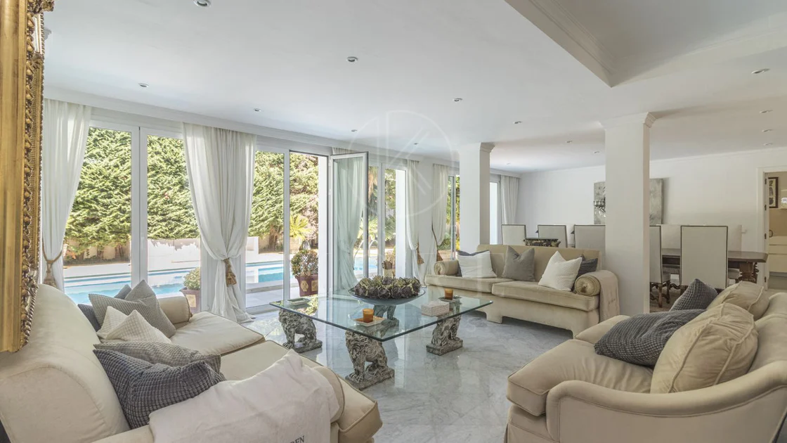Villa for sale in Los Monteros, Marbella East