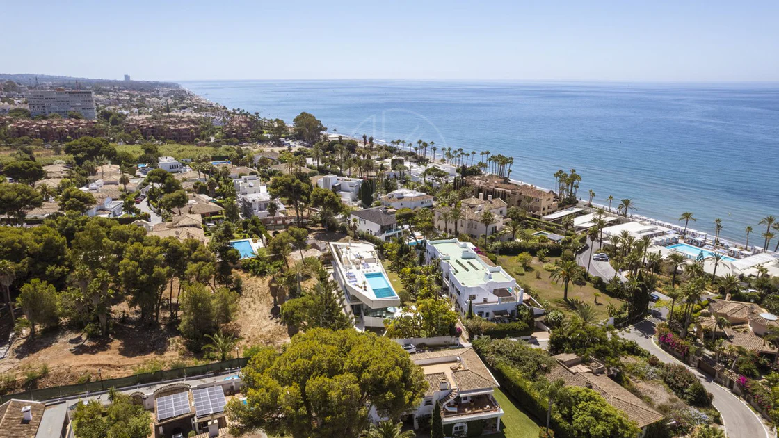 Villa for sale in Los Monteros, Marbella East
