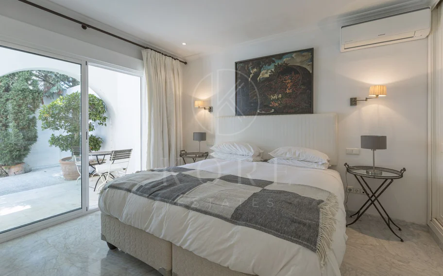 Villa en venta en Los Monteros, Marbella Este