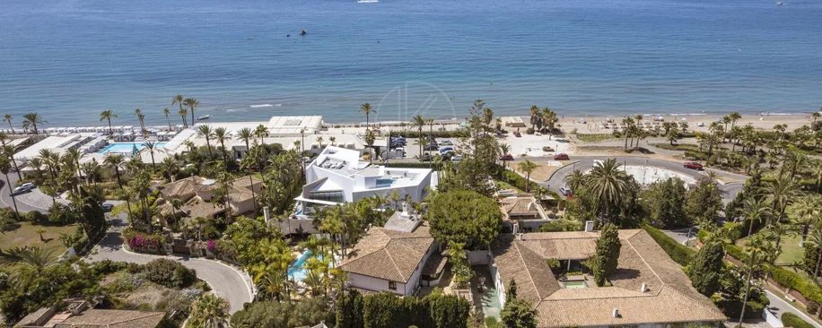 Villa for sale in Los Monteros, Marbella East