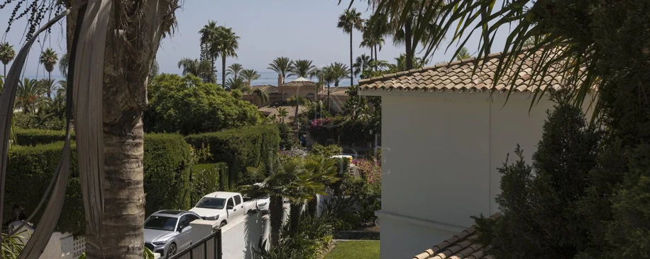 Villa for sale in Los Monteros, Marbella East
