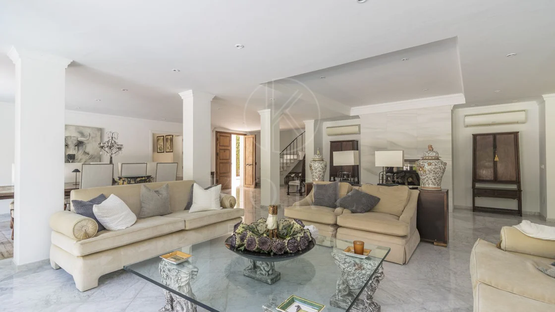 Villa for sale in Los Monteros, Marbella East
