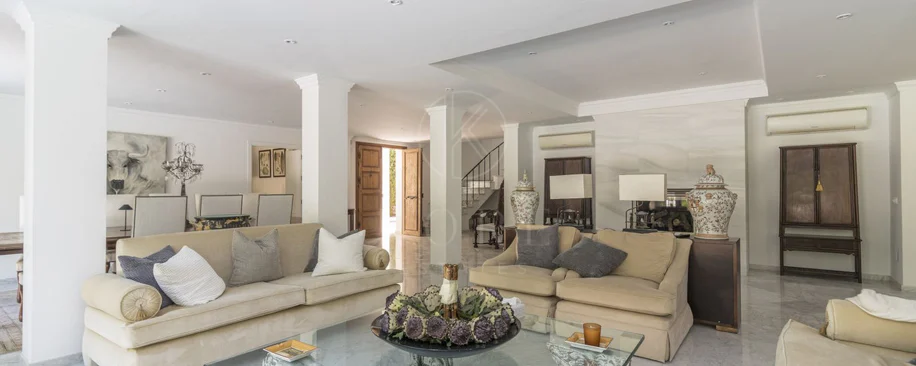 Villa for sale in Los Monteros, Marbella East
