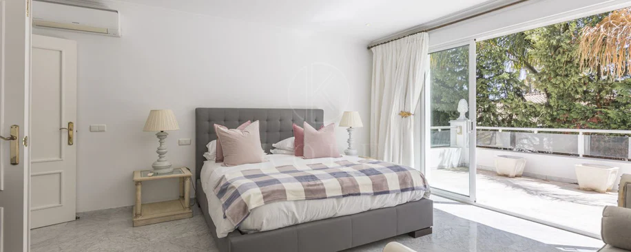 Villa for sale in Los Monteros, Marbella East