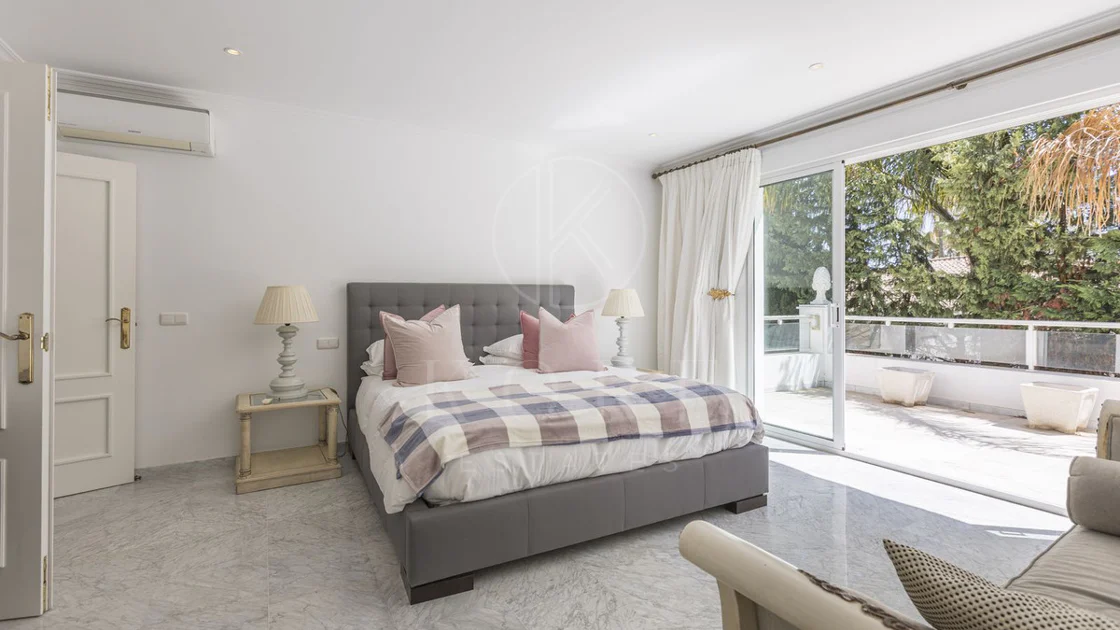 Villa for sale in Los Monteros, Marbella East