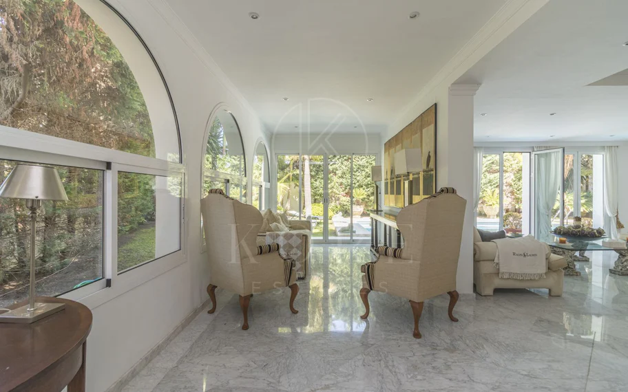 Villa en venta en Los Monteros, Marbella Este