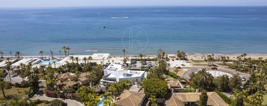 Villa for sale in Los Monteros, Marbella East