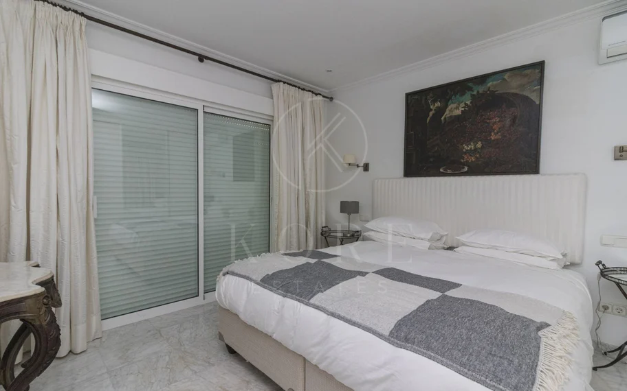 Villa en venta en Los Monteros, Marbella Este