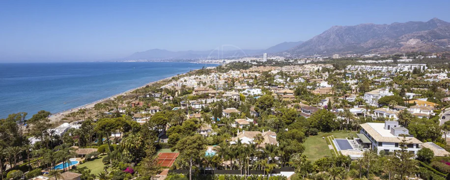 Villa for sale in Los Monteros, Marbella East