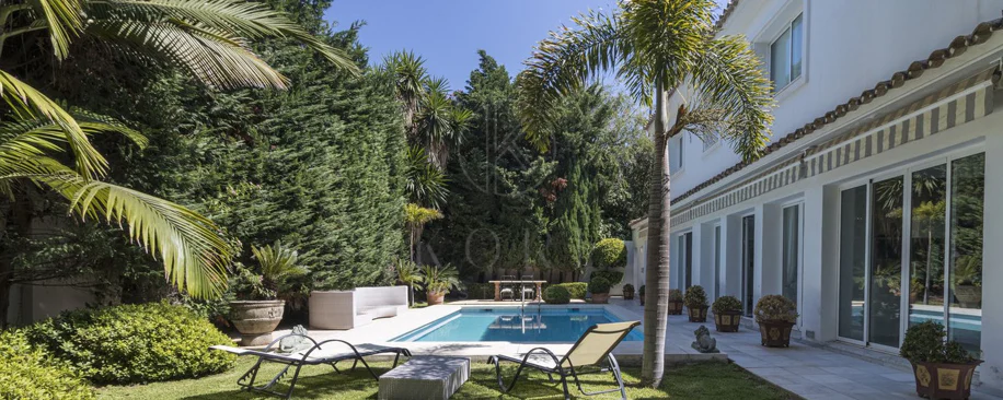 Villa for sale in Los Monteros, Marbella East