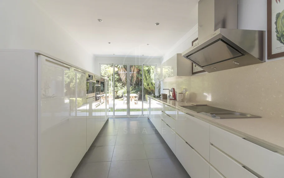 Villa en venta en Los Monteros, Marbella Este