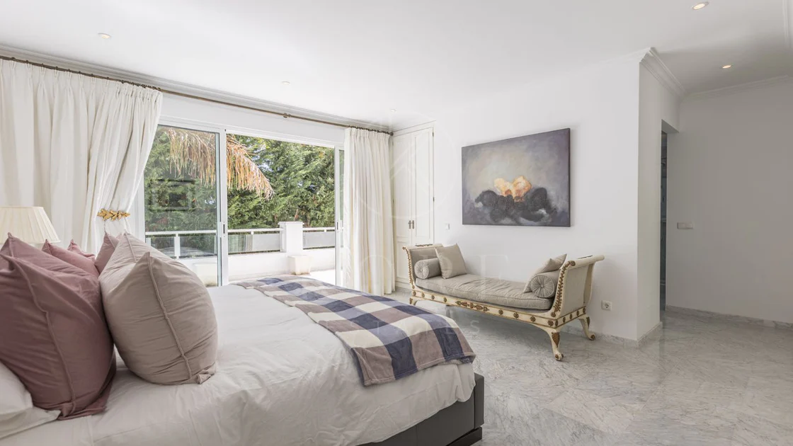 Villa for sale in Los Monteros, Marbella East