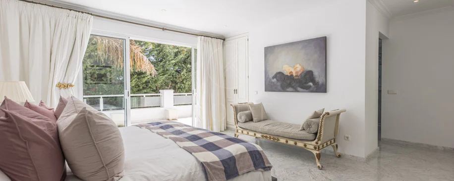 Villa for sale in Los Monteros, Marbella East