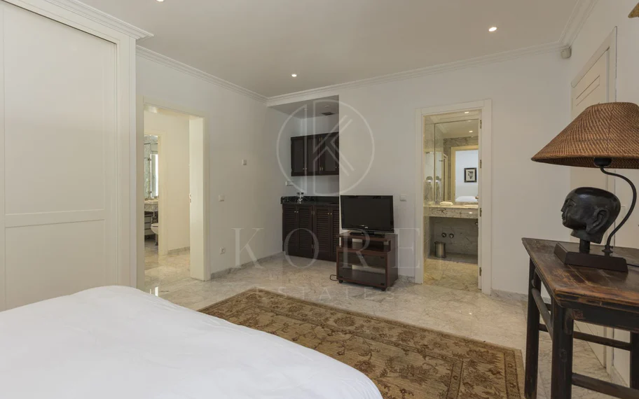 Villa en venta en Los Monteros, Marbella Este
