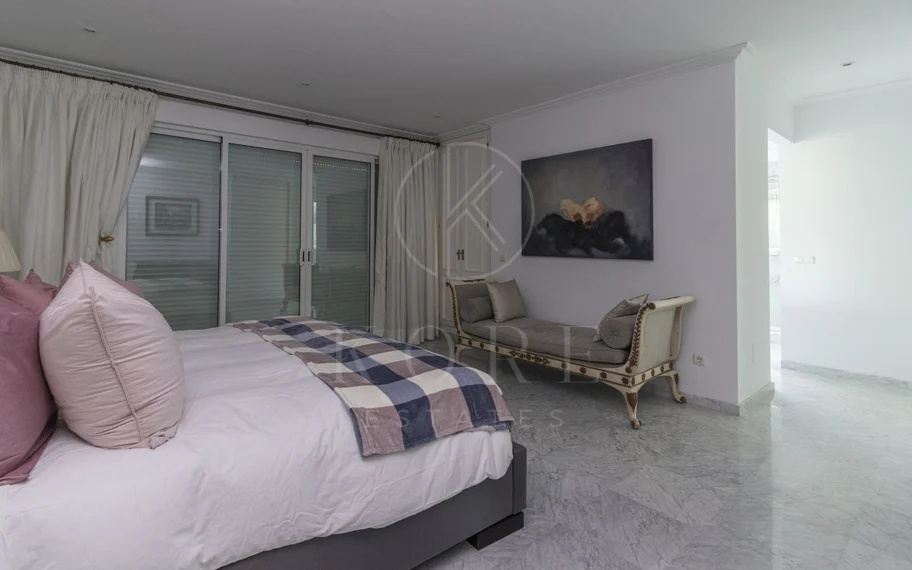 Villa en venta en Los Monteros, Marbella Este