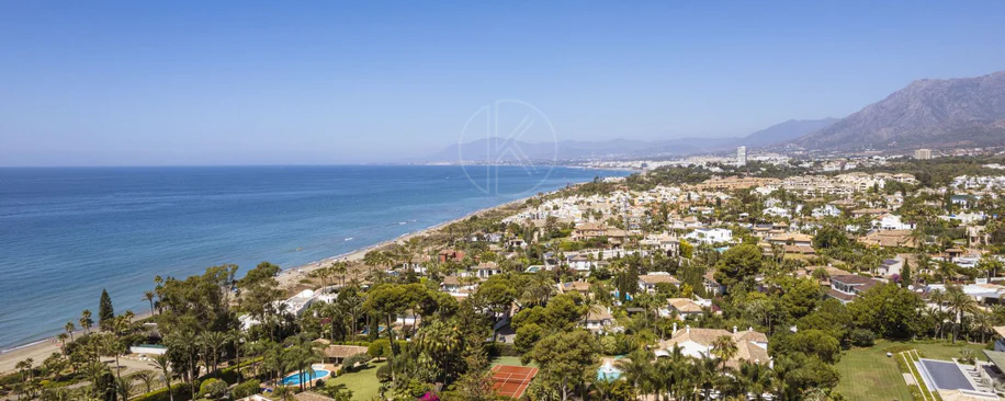 Villa for sale in Los Monteros, Marbella East