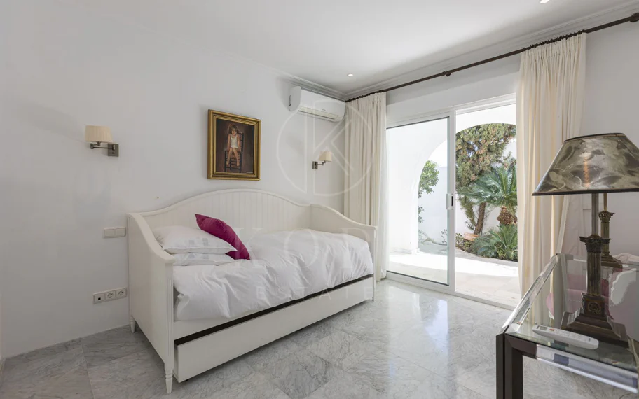Villa en venta en Los Monteros, Marbella Este
