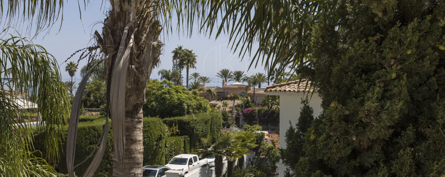 Villa for sale in Los Monteros, Marbella East