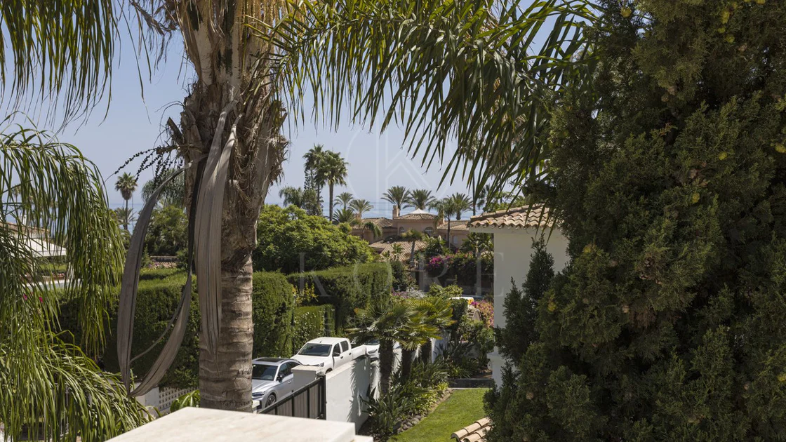 Villa for sale in Los Monteros, Marbella East