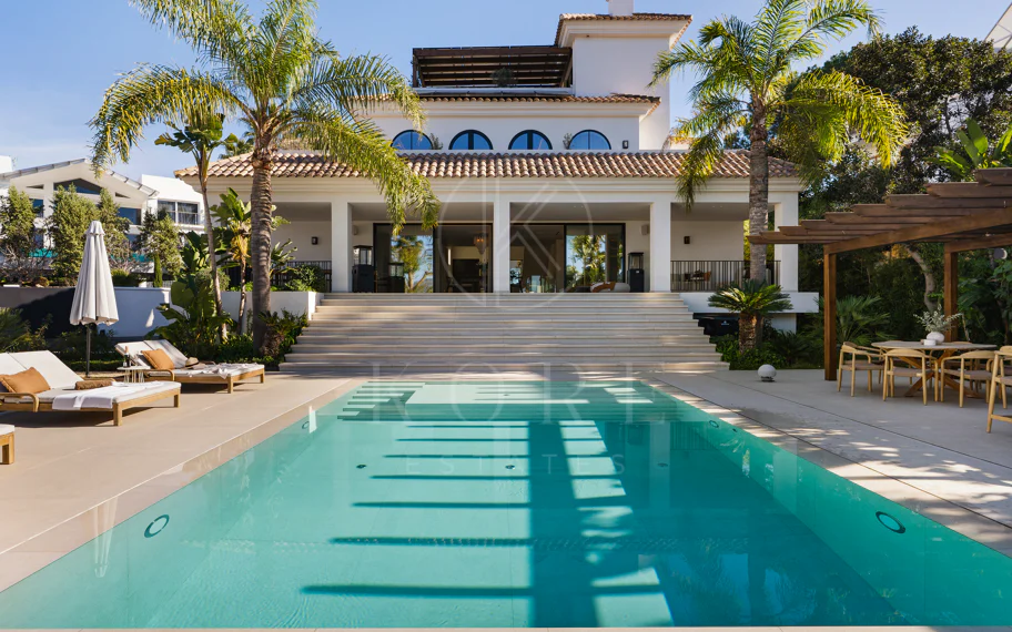 Villa en venta en Los Naranjos, Marbella