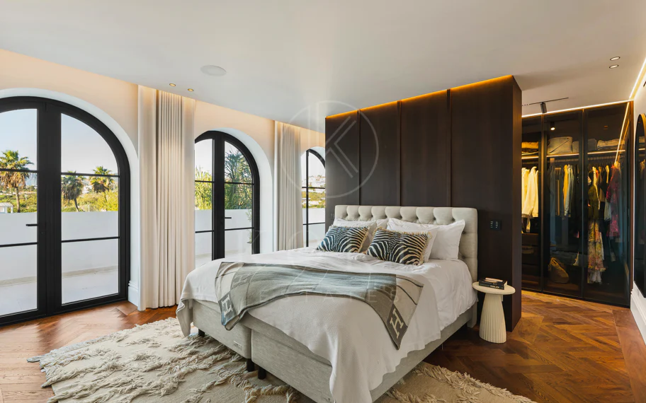 Villa en venta en Los Naranjos, Marbella