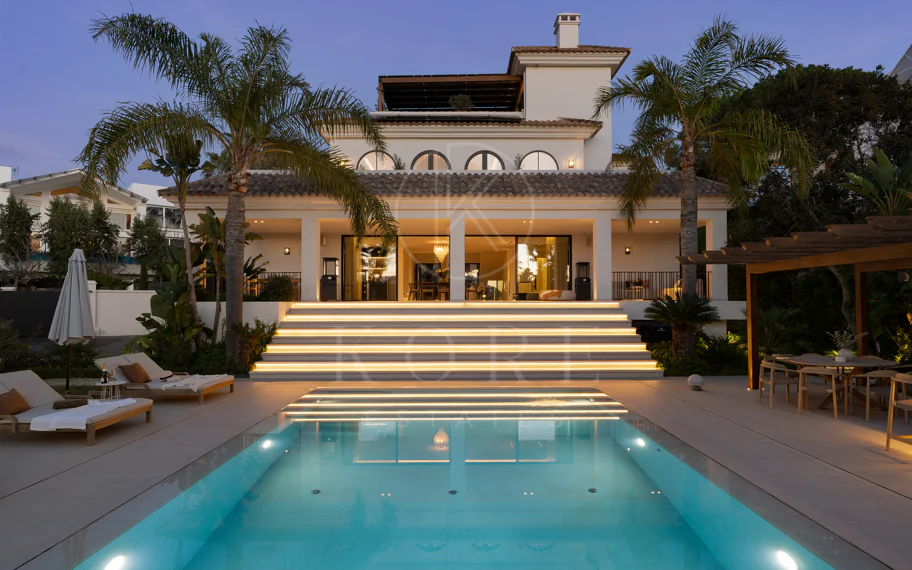 Villa en venta en Los Naranjos, Marbella