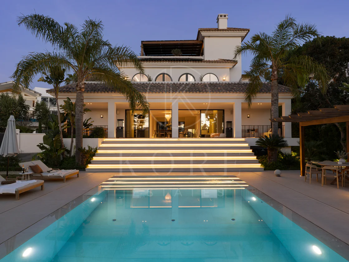 Villa en venta en Los Naranjos, Marbella