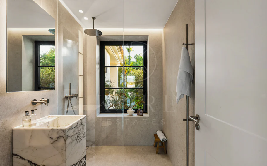 Villa en venta en Los Naranjos, Marbella