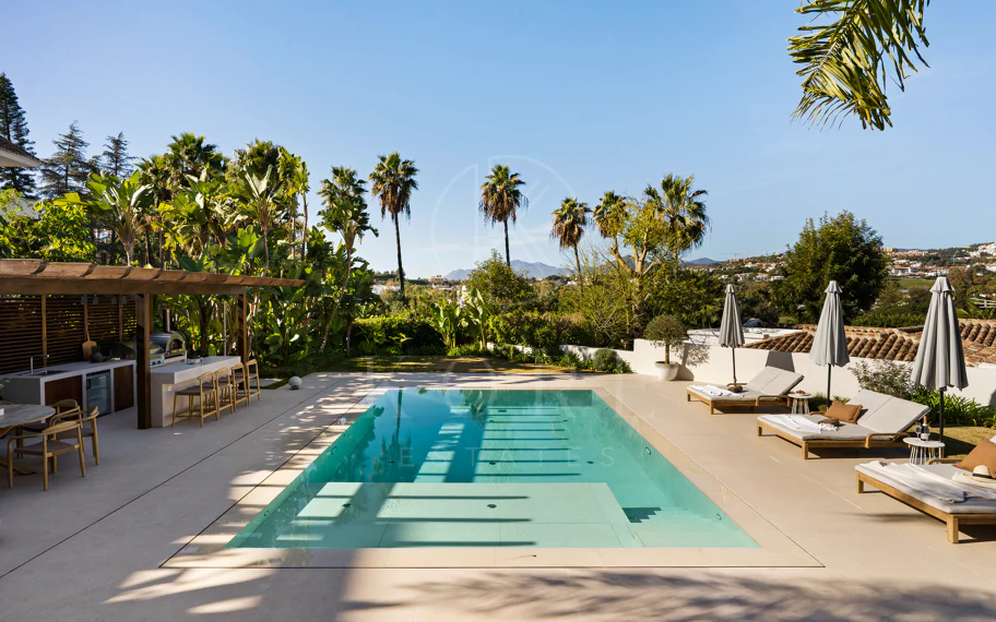 Villa en venta en Los Naranjos, Marbella