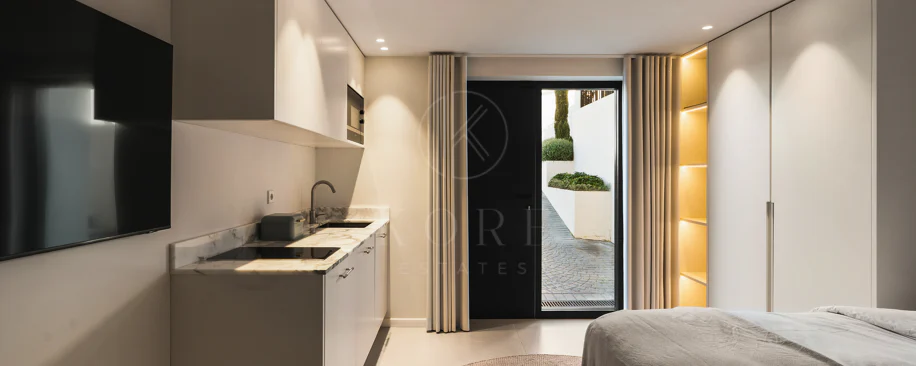 Villa for sale in Los Naranjos, Nueva Andalucia