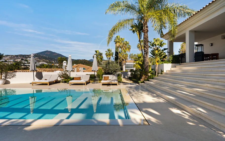 Villa en venta en Los Naranjos, Marbella