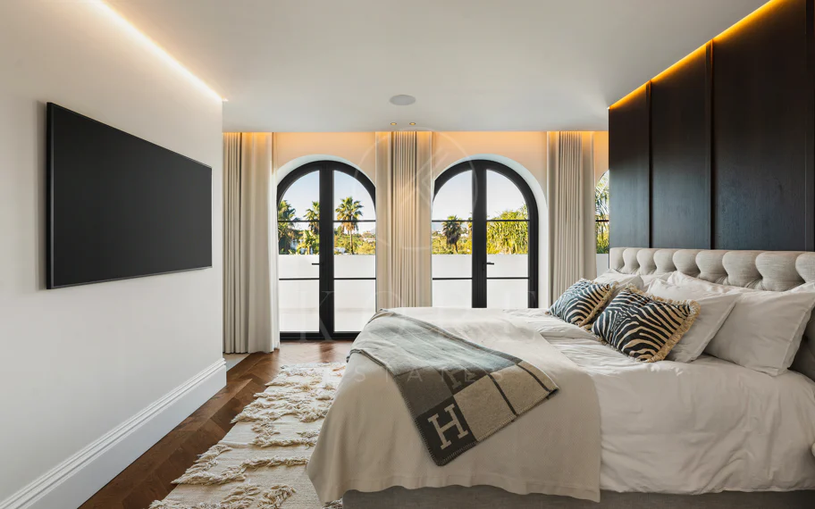 Villa en venta en Los Naranjos, Marbella