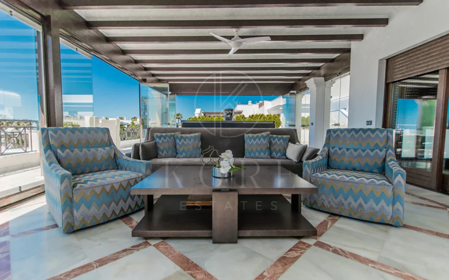 Estepona – Penthouse duplex de lux cu solariu privat pe acoperiș și vedere deschisă către mare