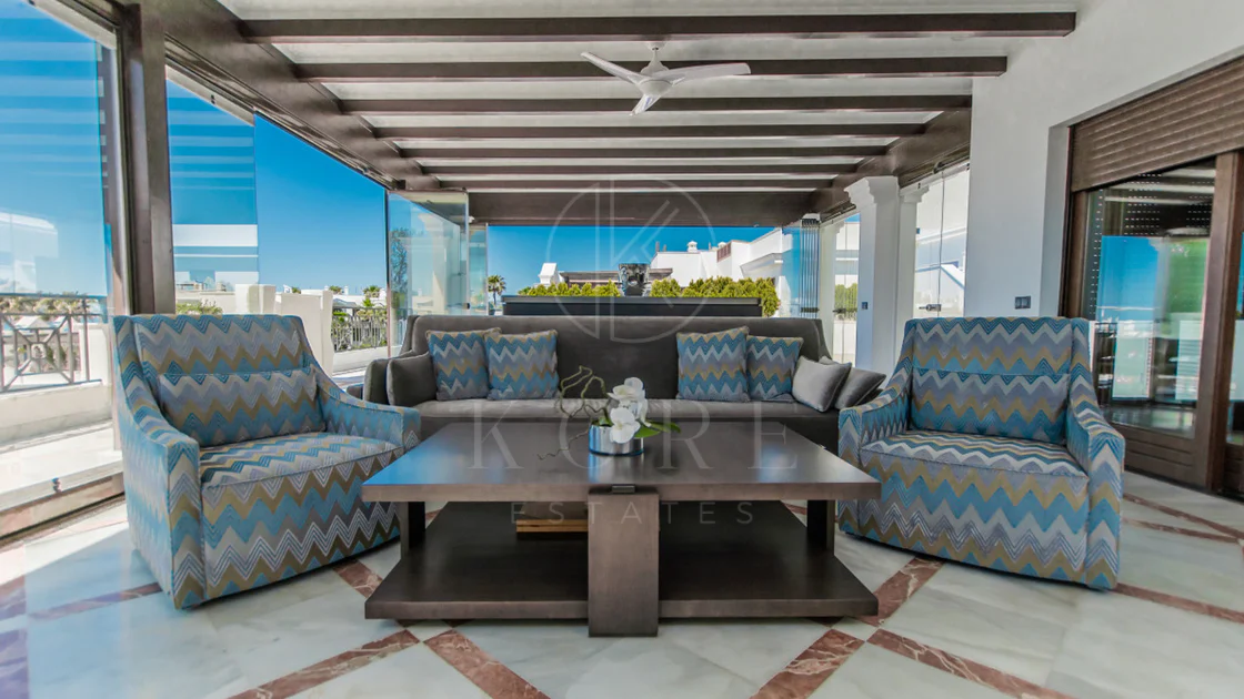 Estepona – Luxury Duplex Penthouse with Private Rooftop Solarium and open sea views