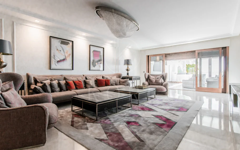 Estepona – Penthouse duplex de lux cu solariu privat pe acoperiș și vedere deschisă către mare