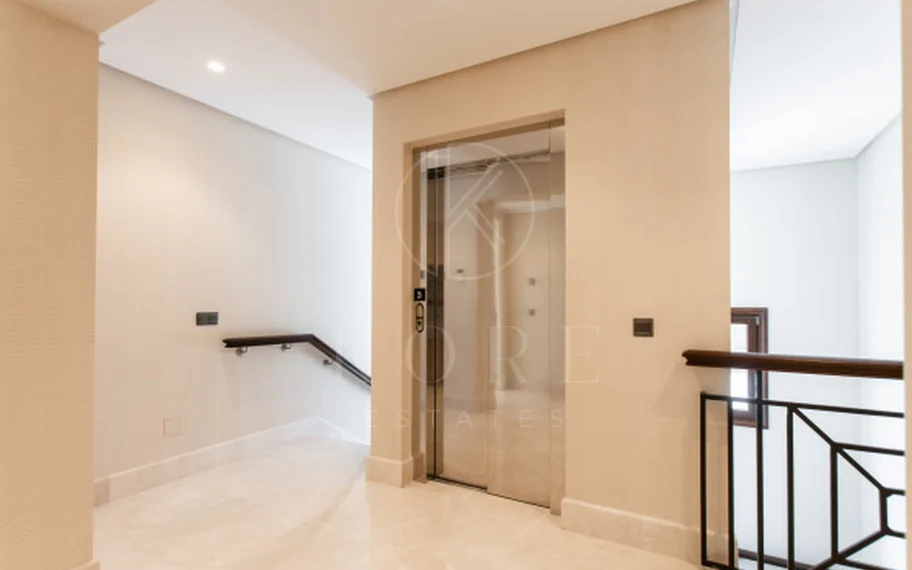 Estepona – Penthouse duplex de lux cu solariu privat pe acoperiș și vedere deschisă către mare