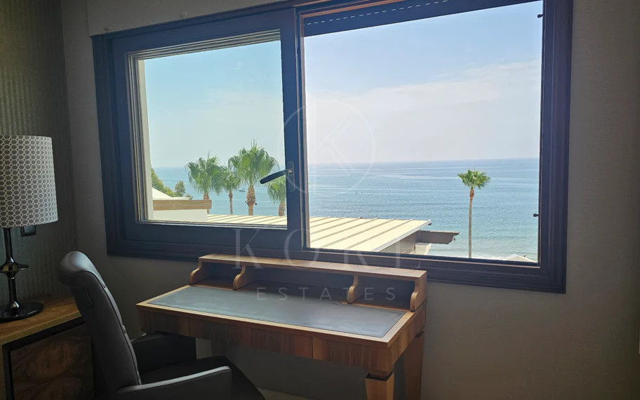 Estepona – Penthouse duplex de lux cu solariu privat pe acoperiș și vedere deschisă către mare