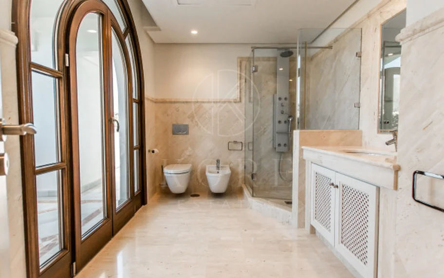 Estepona – Penthouse duplex de lux cu solariu privat pe acoperiș și vedere deschisă către mare