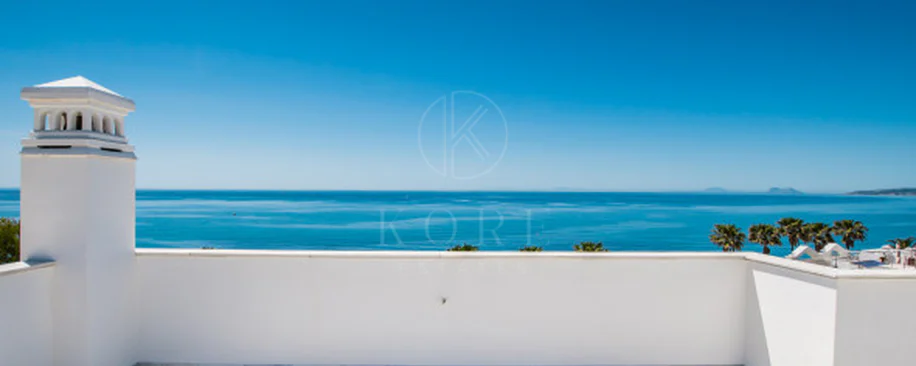  Estepona – Luxury Duplex Penthouse with Private Rooftop Solarium and open sea views
