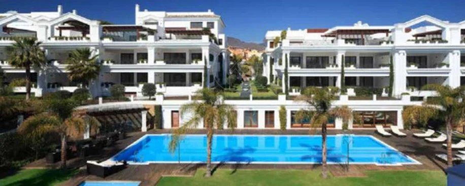  Estepona – Luxury Duplex Penthouse with Private Rooftop Solarium and open sea views