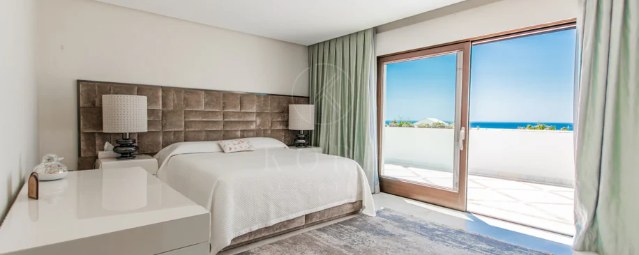  Estepona – Luxury Duplex Penthouse with Private Rooftop Solarium and open sea views