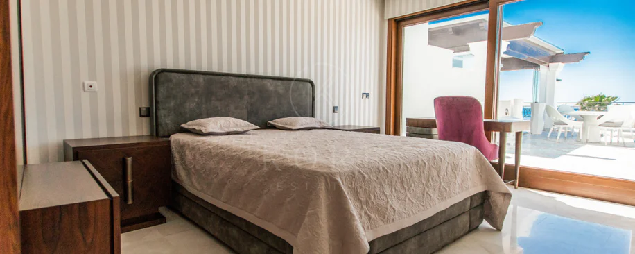  Estepona – Luxury Duplex Penthouse with Private Rooftop Solarium and open sea views