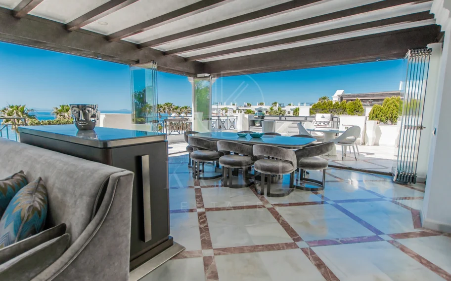 Estepona – Penthouse duplex de lux cu solariu privat pe acoperiș și vedere deschisă către mare