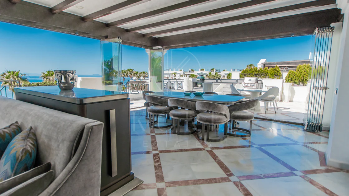 Estepona – Luxury Duplex Penthouse with Private Rooftop Solarium and open sea views