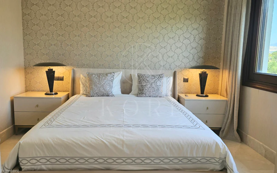 Estepona – Penthouse duplex de lux cu solariu privat pe acoperiș și vedere deschisă către mare